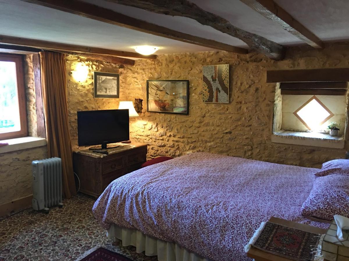 Chambres D'Hotes Les Coustilles Saint-Alvère Esterno foto